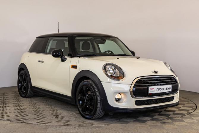 Mini Hatch III (F55/F56) с пробегом 2017 года, цена 1 649 000 рублей, 67652 км, хэтчбек, Автокод Объявления