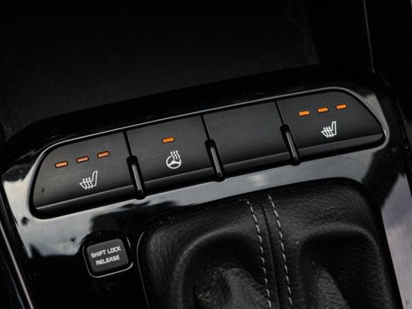 Kia Stonic I с пробегом 2018 года, цена 1 450 000 рублей, 188059 км, внедорожник, Автокод Объявления