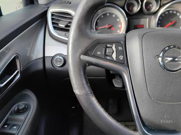 Opel Mokka I с пробегом 2013 года, цена 679 000 рублей, 185935 км, внедорожник, Автокод Объявления