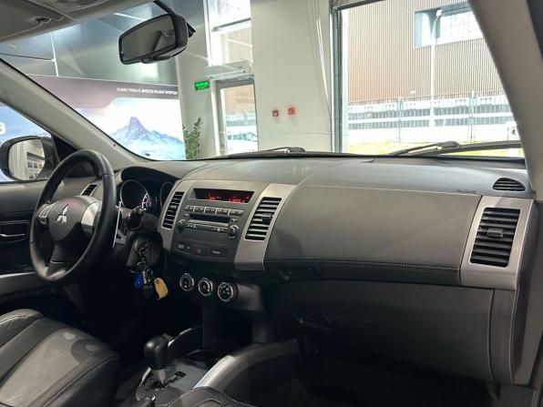 Mitsubishi Outlander II Рестайлинг с пробегом 2012 года, цена 1 220 000 рублей, 181500 км, внедорожник, Автокод Объявления