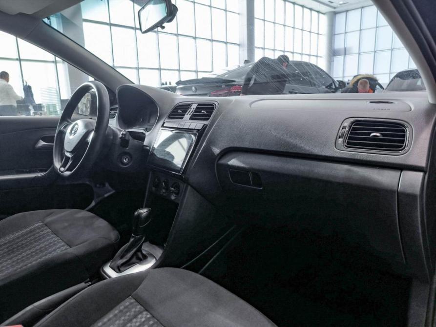Volkswagen Polo V Рестайлинг Казань  - изображение 13