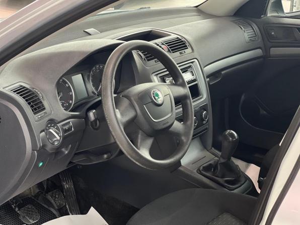 Skoda Octavia II (A5) Рестайлинг с пробегом 2012 года, цена 625 000 рублей, 210061 км, лифтбек, Автокод Объявления