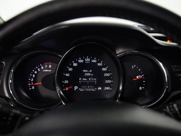 Kia Ceed II с пробегом 2012 года, цена 1 049 000 рублей, 175893 км, хэтчбек, Автокод Объявления