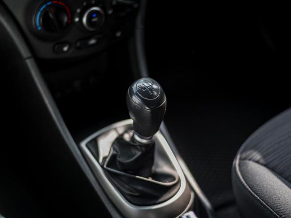 Hyundai Solaris I Рестайлинг с пробегом 2015 года, цена 665 000 рублей, 142830 км, хэтчбек, Автокод Объявления