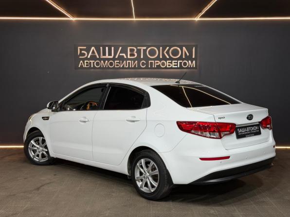 Kia Rio III Рестайлинг с пробегом 2015 года, цена 1 049 000 рублей, 136471 км, седан, Автокод Объявления