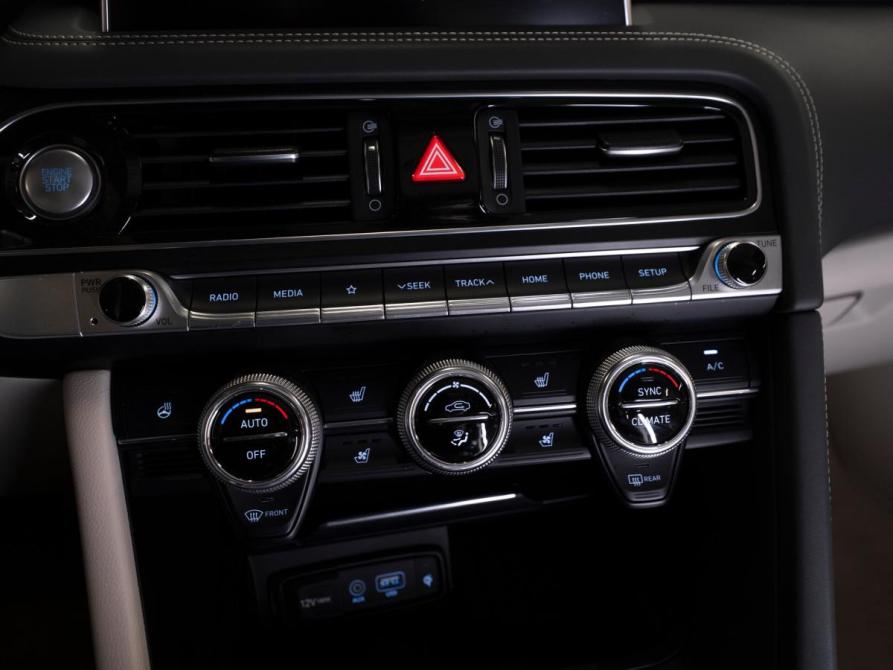 Genesis G70 I Москва  - изображение 17