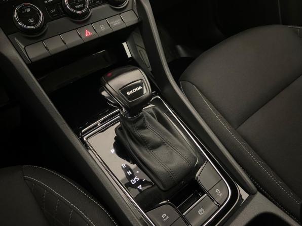 Skoda Karoq I с пробегом 2021 года, цена 2 299 000 рублей, 131217 км, внедорожник, Автокод Объявления