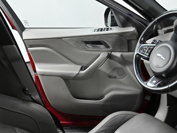 Jaguar F-Pace I с пробегом 2016 года, цена 1 949 000 рублей, 186000 км, внедорожник, Автокод Объявления