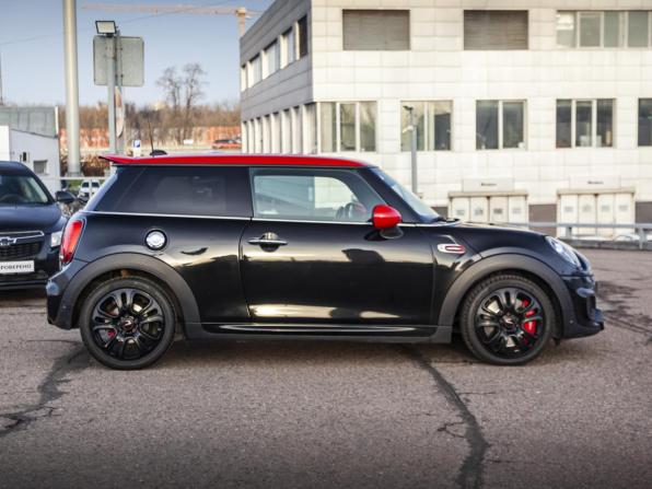 Mini Hatch III (F55/F56) Рестайлинг с пробегом 2018 года, цена 3 090 000 рублей, 47760 км, хэтчбек, Автокод Объявления