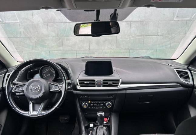 Mazda 3 III (BM) Рестайлинг с пробегом 2017 года, цена 1 570 000 рублей, 112180 км, седан, Автокод Объявления