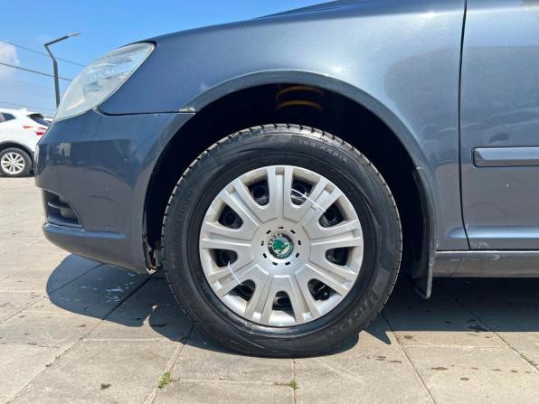 Skoda Octavia II (A5) Рестайлинг с пробегом 2011 года, цена 695 000 рублей, 218165 км, универсал, Автокод Объявления