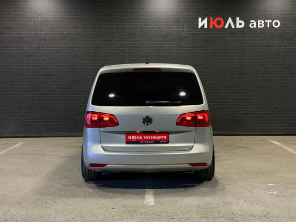 Volkswagen Touran I Рестайлинг 2 с пробегом 2010 года, цена 890 000 рублей, 172704 км, компактвэн, Автокод Объявления