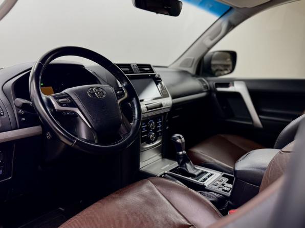 Toyota Land Cruiser Prado 150 Series Рестайлинг 2 с пробегом 2019 года, цена 5 465 000 рублей, 108383 км, внедорожник, Автокод Объявления