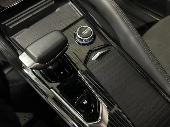 Geely Monjaro I Рестайлинг с пробегом 2024 года, цена 4 099 000 рублей, 8379 км, внедорожник, Автокод Объявления