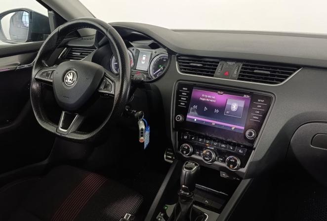 Skoda Octavia III (A7) Рестайлинг с пробегом 2018 года, цена 1 890 000 рублей, 147323 км, лифтбек, Автокод Объявления