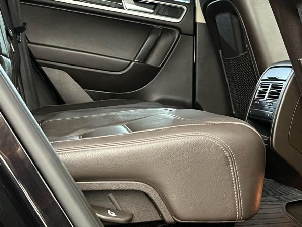Volkswagen Touareg II Рестайлинг с пробегом 2017 года, цена 3 300 000 рублей, 207384 км, внедорожник, Автокод Объявления