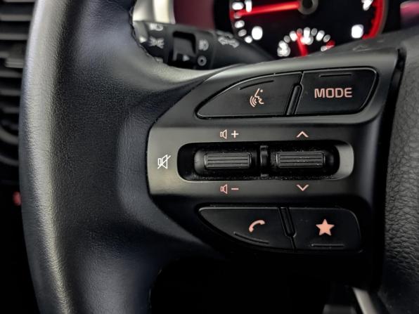 Kia Rio IV Рестайлинг с пробегом 2021 года, цена 2 000 000 рублей, 49442 км, хэтчбек, Автокод Объявления