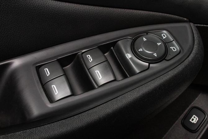 Chevrolet Volt II с пробегом 2018 года, цена 1 859 000 рублей, 185120 км, хэтчбек, Автокод Объявления