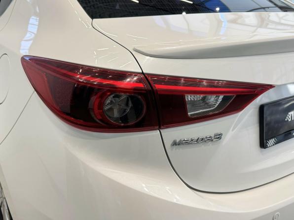 Mazda 3 III (BM) с пробегом 2014 года, цена 1 499 000 рублей, 135751 км, седан, Автокод Объявления