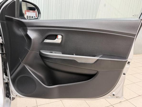 Kia Rio III Рестайлинг с пробегом 2016 года, цена 1 027 000 рублей, 165344 км, седан, Автокод Объявления