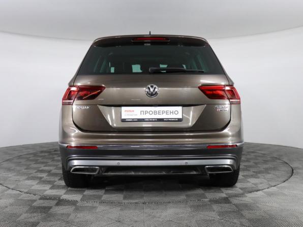 Volkswagen Tiguan II с пробегом 2017 года, цена 2 750 000 рублей, 105548 км, внедорожник, Автокод Объявления