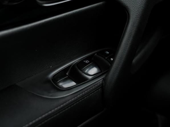 Nissan Qashqai II с пробегом 2017 года, цена 1 350 000 рублей, 137974 км, внедорожник, Автокод Объявления