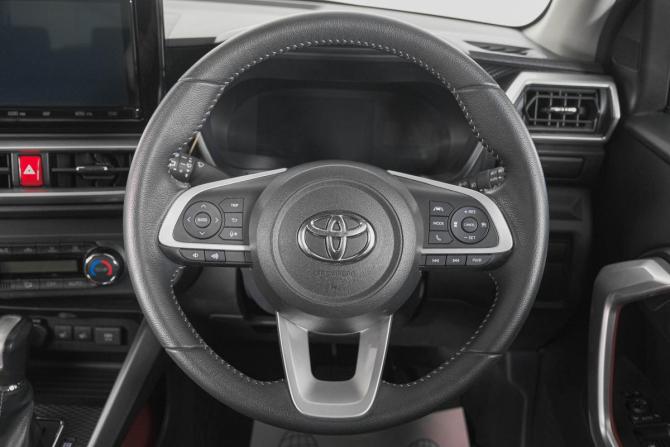 Toyota Raize I с пробегом 2021 года, цена 1 789 000 рублей, 52300 км, внедорожник, Автокод Объявления