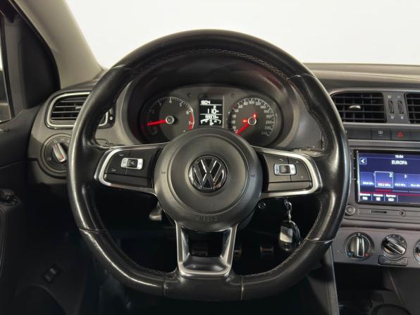 Volkswagen Polo V Рестайлинг с пробегом 2018 года, цена 999 900 рублей, 159373 км, седан, Автокод Объявления