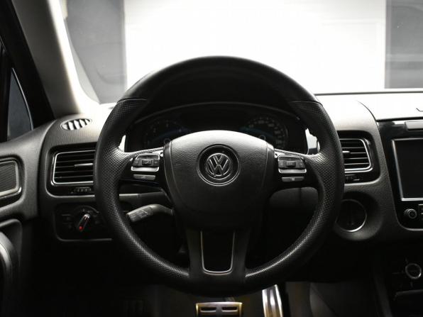 Volkswagen Touareg II с пробегом 2011 года, цена 1 830 000 рублей, 353000 км, внедорожник, Автокод Объявления