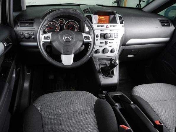 Opel Zafira B Рестайлинг с пробегом 2014 года, цена 974 000 рублей, 131819 км, компактвэн, Автокод Объявления