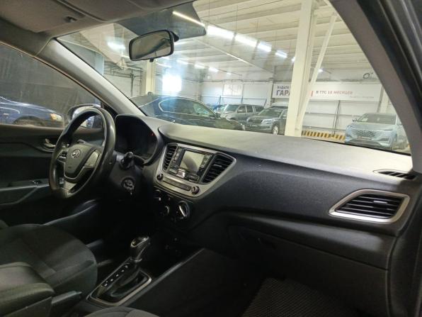 Hyundai Solaris II с пробегом 2018 года, цена 700 000 рублей, 280060 км, седан, Автокод Объявления