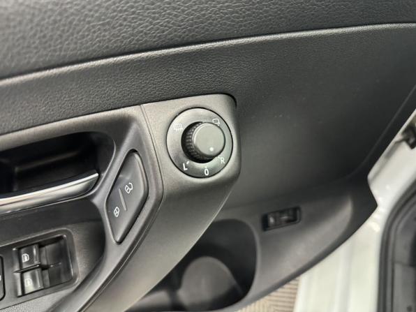 Volkswagen Polo V Рестайлинг с пробегом 2019 года, цена 999 000 рублей, 157094 км, седан, Автокод Объявления