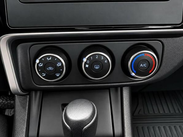 Toyota Corolla XI (E160 E170 E180) Рестайлинг 1 с пробегом 2017 года, цена 1 650 000 рублей, 67396 км, седан, Автокод Объявления