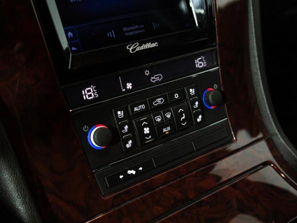Cadillac Escalade III с пробегом 2010 года, цена 1 599 585 рублей, 262442 км, внедорожник, Автокод Объявления