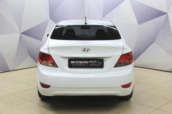 Hyundai Solaris I с пробегом 2013 года, цена 576 000 рублей, 205000 км, седан, Автокод Объявления