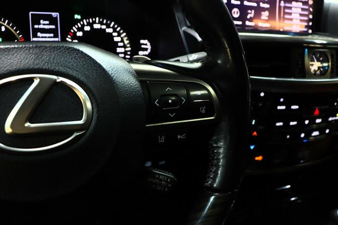 Lexus LX III Рестайлинг 2 с пробегом 2018 года, цена 7 500 000 рублей, 234500 км, внедорожник, Автокод Объявления