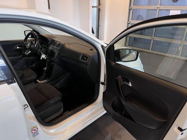 Volkswagen Polo V Рестайлинг с пробегом 2019 года, цена 1 480 000 рублей, 99725 км, седан, Автокод Объявления