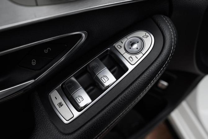 Mercedes-Benz C-Класс IV (W205) с пробегом 2016 года, цена 2 490 000 рублей, 187813 км, седан, Автокод Объявления