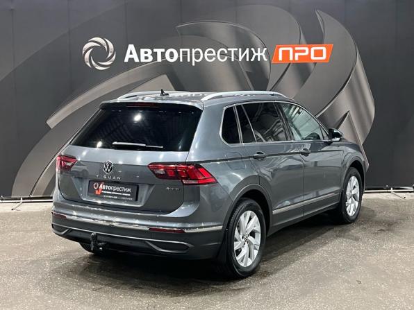 Volkswagen Tiguan II Рестайлинг с пробегом 2021 года, цена 3 325 000 рублей, 54098 км, внедорожник, Автокод Объявления