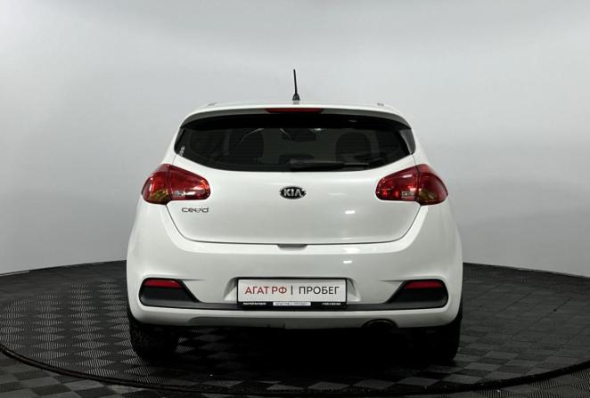 Kia Ceed II с пробегом 2014 года, цена 1 055 000 рублей, 228609 км, хэтчбек, Автокод Объявления