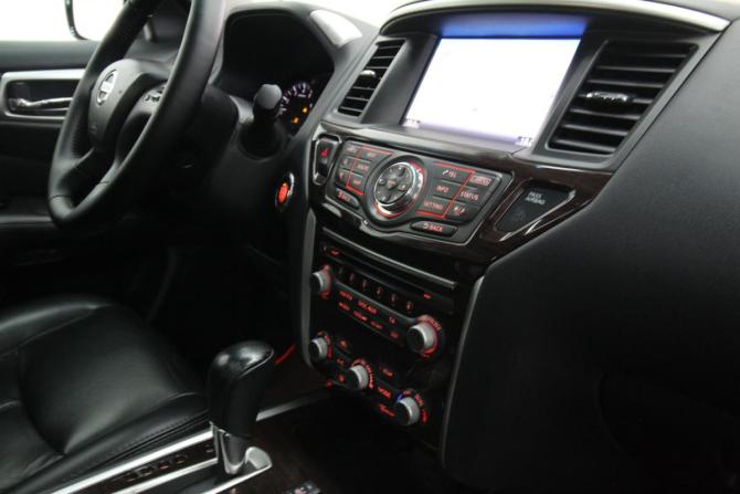 Nissan Pathfinder IV с пробегом 2015 года, цена 1 900 000 рублей, 162090 км, внедорожник, Автокод Объявления