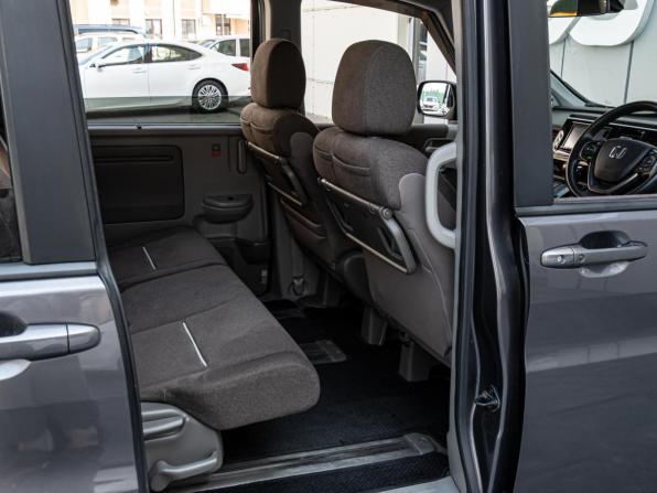 Honda Stepwgn V Рестайлинг с пробегом 2020 года, цена 2 215 000 рублей, 61613 км, минивэн, Автокод Объявления