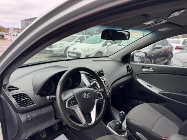 Hyundai Solaris I с пробегом 2012 года, цена 750 000 рублей, 73611 км, хэтчбек, Автокод Объявления