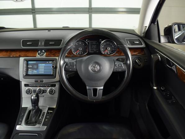 Volkswagen Passat B7 с пробегом 2014 года, цена 1 325 995 рублей, 70597 км, универсал, Автокод Объявления