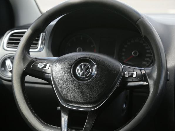Volkswagen Polo V Рестайлинг с пробегом 2017 года, цена 523 000 рублей, 333000 км, седан, Автокод Объявления