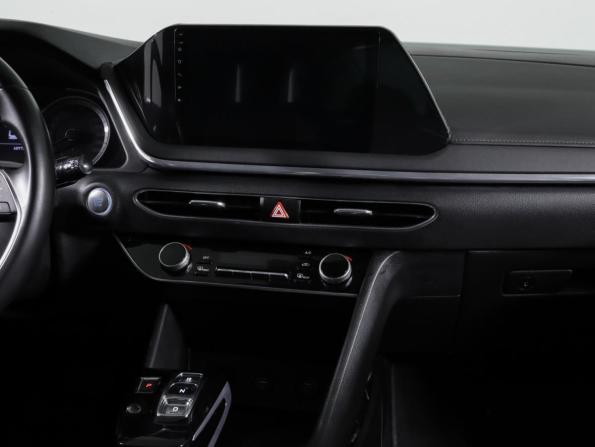 Hyundai Sonata VIII (DN8) с пробегом 2021 года, цена 2 365 000 рублей, 68973 км, седан, Автокод Объявления