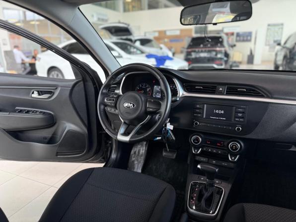 Kia Rio IV Рестайлинг с пробегом 2021 года, цена 1 545 000 рублей, 127927 км, седан, Автокод Объявления