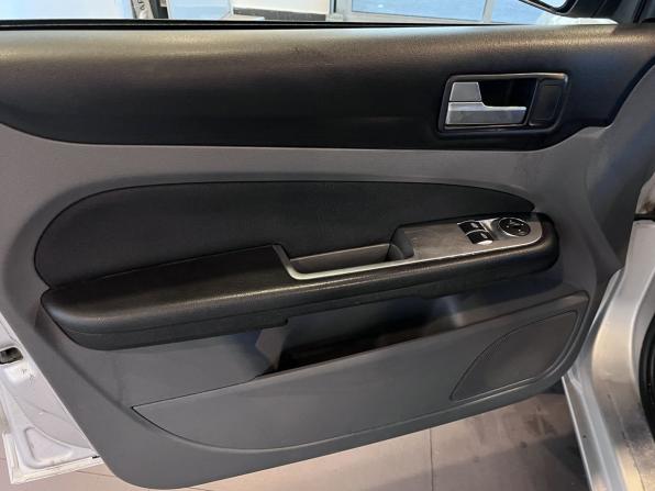 Ford Focus II Рестайлинг с пробегом 2011 года, цена 387 000 рублей, 347917 км, седан, Автокод Объявления