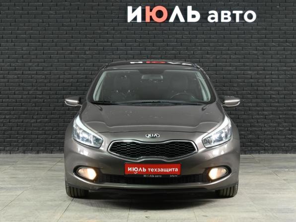 Kia Ceed II с пробегом 2015 года, цена 1 350 000 рублей, 151875 км, хэтчбек, Автокод Объявления