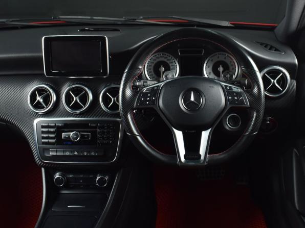 Mercedes-Benz A-Класс III (W176) с пробегом 2015 года, цена 1 329 997 рублей, 45721 км, хэтчбек, Автокод Объявления